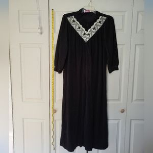 Elegant fall robe from Vanity Fair size L